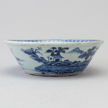 An 18th century porcelin bowl, Qianlong, China.