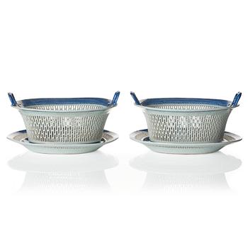 1087. A pair of blue and white chesnut baskets, Qing dynasty, Qianlong (1736-95).