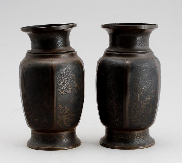 VASER, 1 par, orientaliska, tidigt 1900-tal.