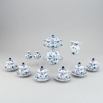 Royal Copenhagen, eleven pieces 'Musselmalet' porcelain, Denmark.