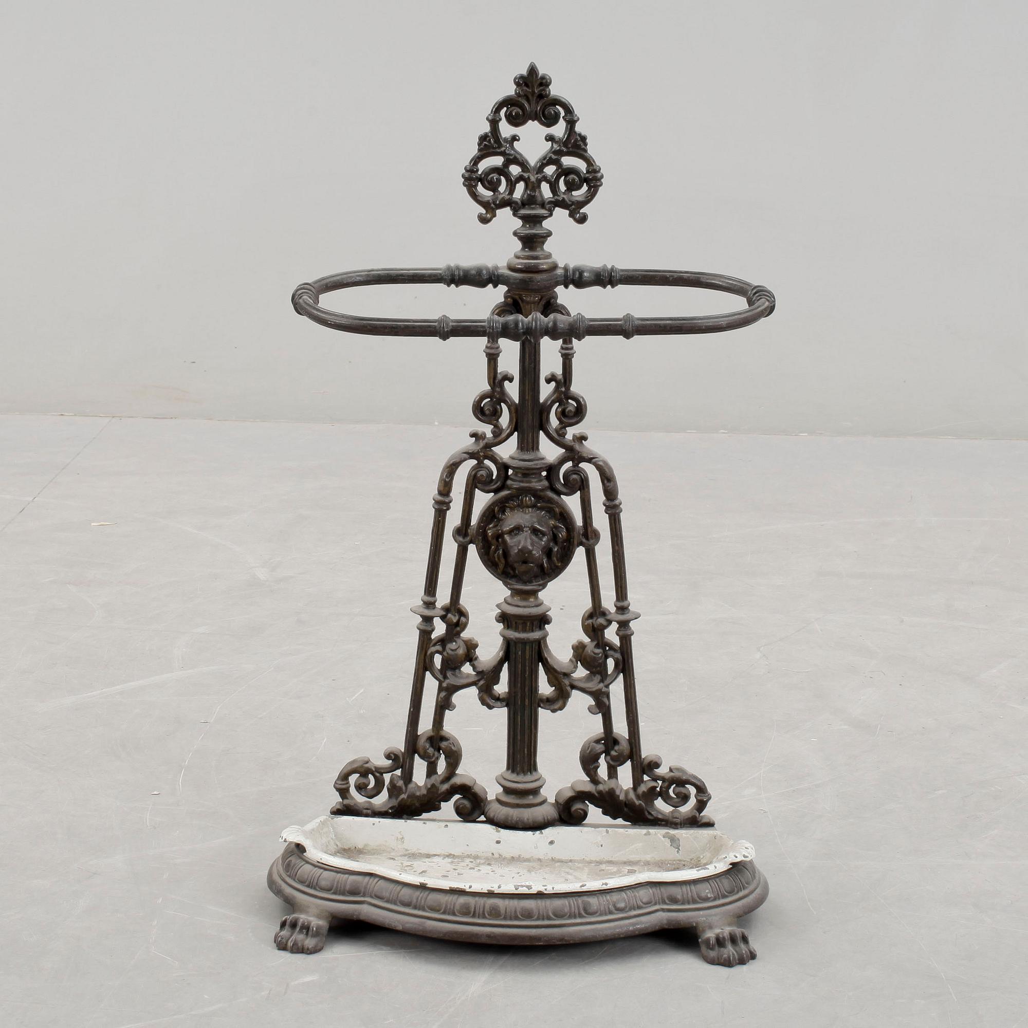 PARAPLYSTÄLL. Gjutjärn. 1900-tal.