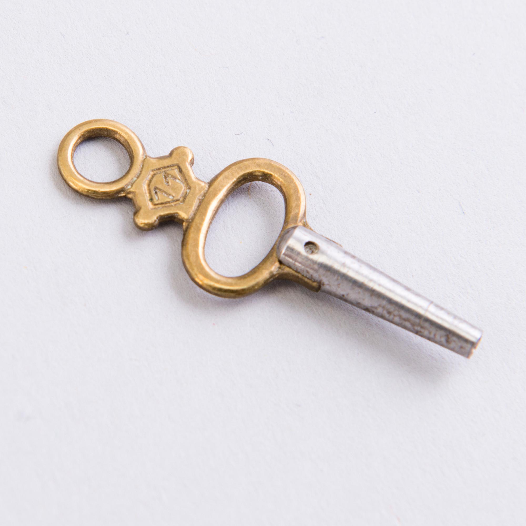 BORDSUR, silver, emalj och lapis lazuli, troligen Hermann Böhm, Wien, Österrike, 1800-talets senare hälft.