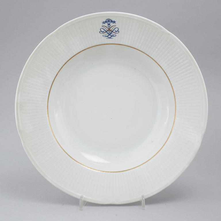 SERVIS, 119 delar, "Swedish Grace" med monogram, porslin, Rörstrand, 1900-tal.