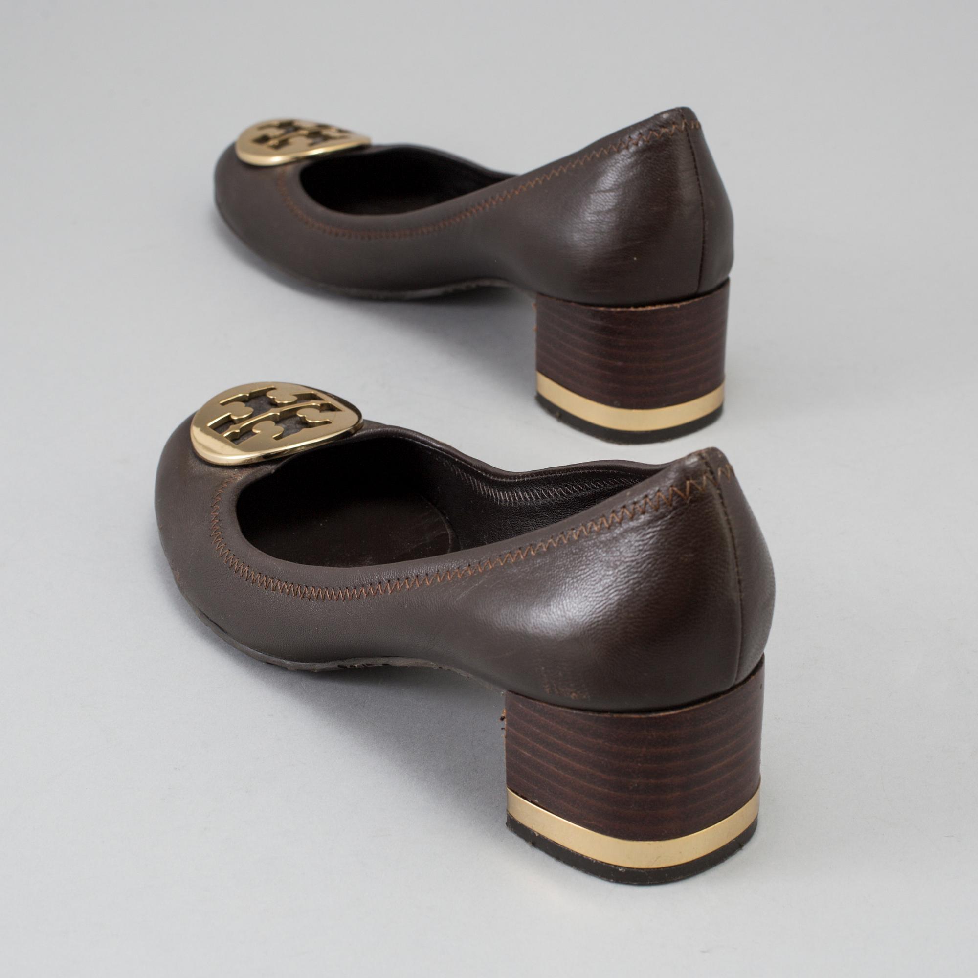 A pair of Tory Burch leather shoes, circa size 37.