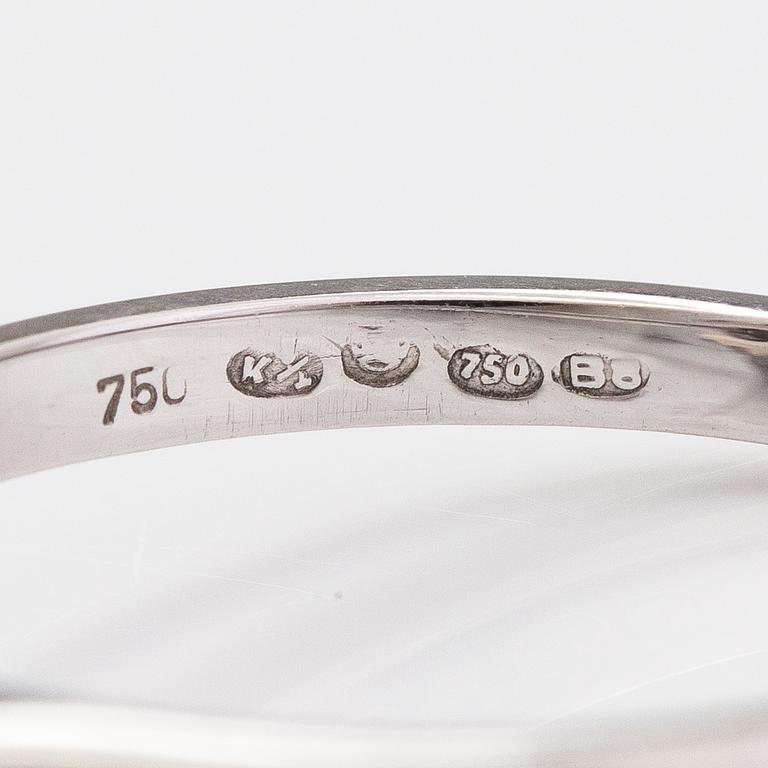 An 18K white gold ring with diamonds ca. 0.54 ct in total according to engraving. Finnish import marks.