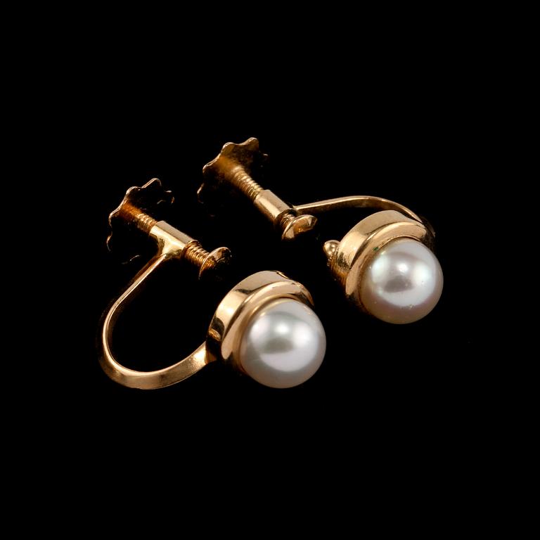 COLLIER, ÖRHÄNGEN SAMT RING, 18k guld samt odlade pärlor, delvis Jack Snarberg, Stockholm. Vikt 24 g.