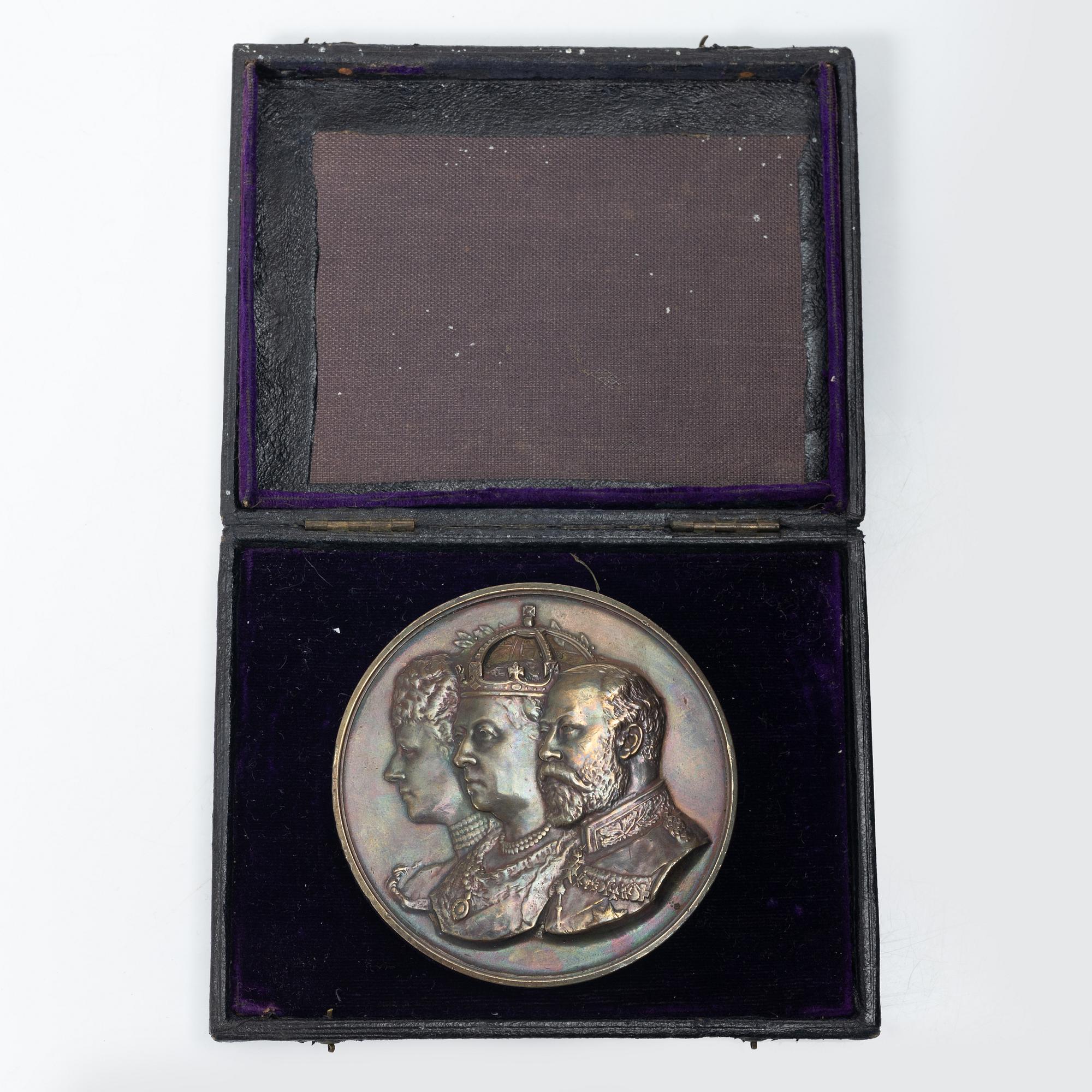A bronze medal by Frank Bowcher commemorating the opening of Tower Bridge '1894'.