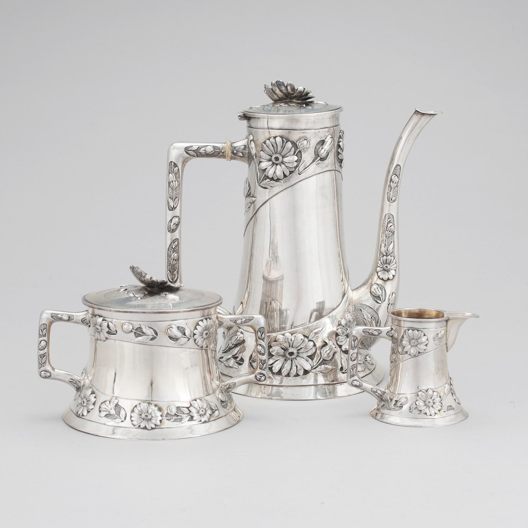 KAFFESERVIS, tre delar, silver, jugend, Lars Dahlberg Kristianstad 1906. Total vikt ca 1390 gram.