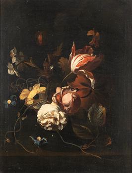 Stilleben med rosor och tulpan i skål.