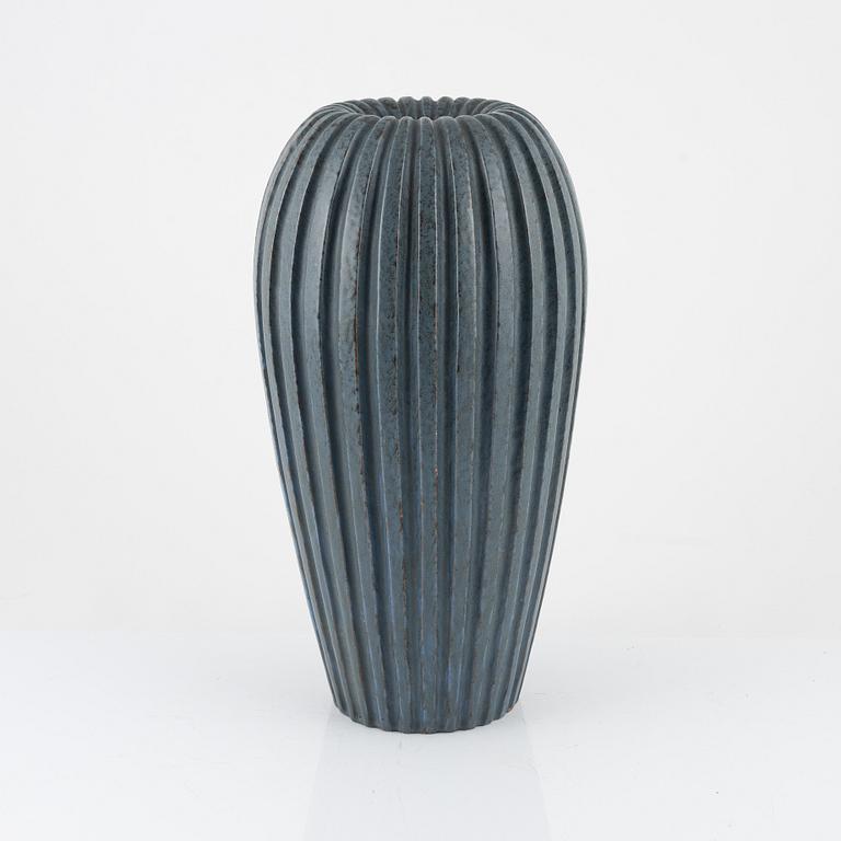 Vicke Lindstrand, a vase, Upsala-Ekeby, mid 20th Century.