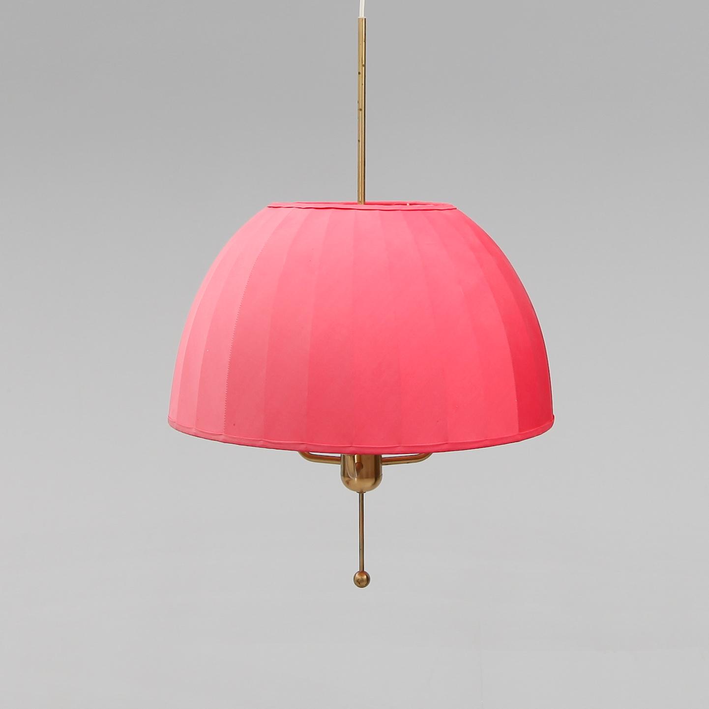 TAKLAMPA, Hans-Agne Jakobsson, Markaryd, 1900-talets andra hälft. Höjd ca 68 cm.