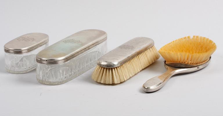 TOILETTESET, 4 delar. Silver. CG Hallberg, Stockholm.