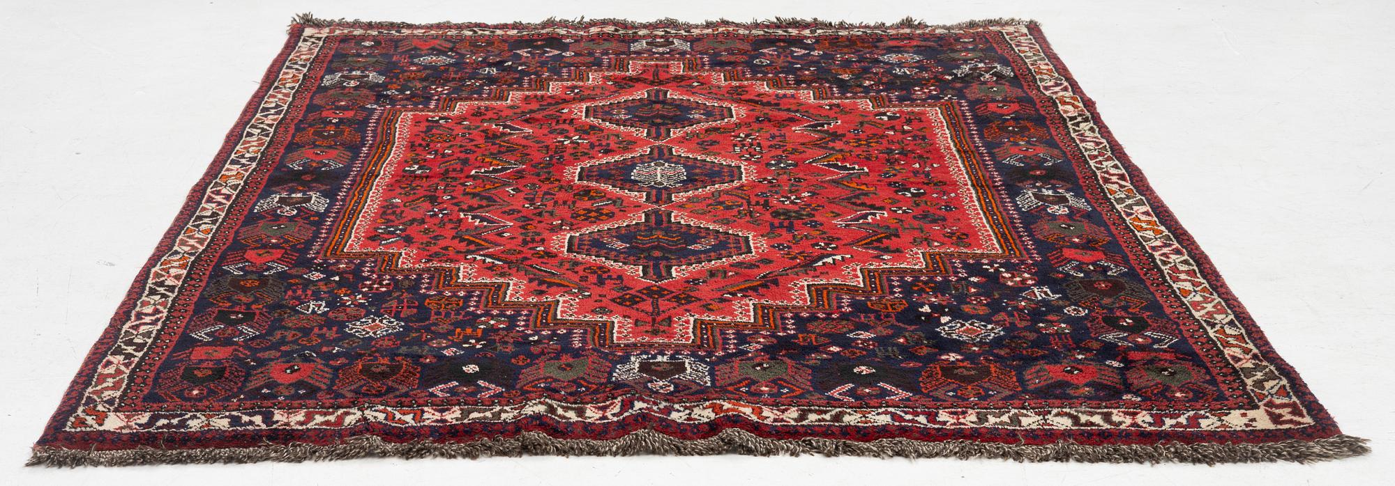 Carpet, oriental, approx. 237 x 174 cm.