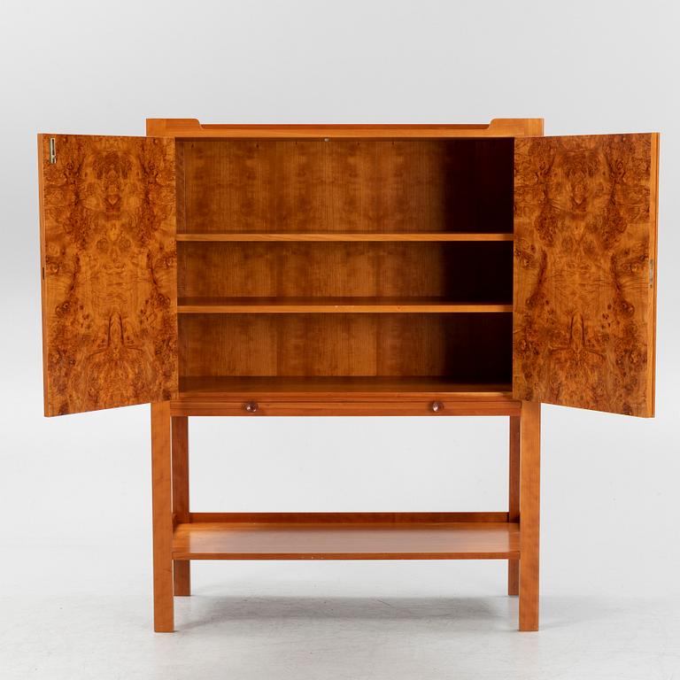 Josef Frank, a model 2135 cabinet, Firma Svenskt Tenn, post 1985.