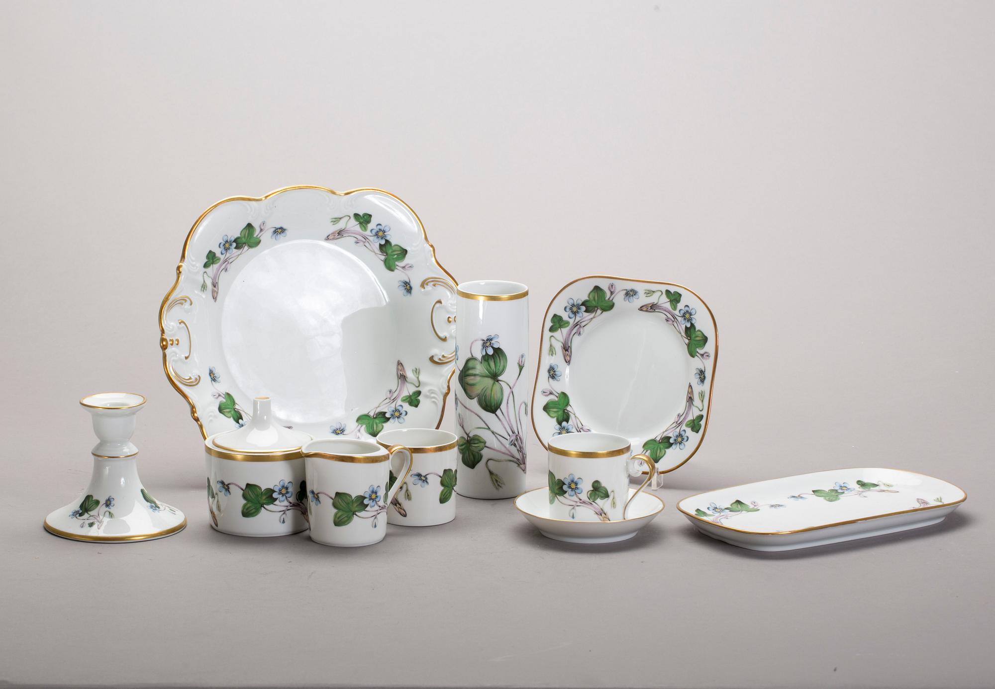 KAFFESERVIS, porslin, 30 delar,  "Anemone Hepatica", Hackefors.
