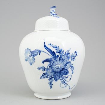 A porcelain lidded urn Blå Blomst Royal Copenhagen.