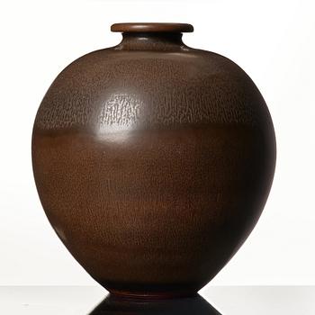 Berndt Friberg, a large stoneware urn, Gustavsberg studio, Sweden, 1968.