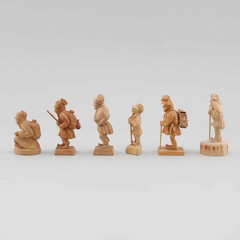 FIGURINER, 6 st, skuret trä, bl.a Axel Bister Kiruna, signerade AXK, UH samt AAP.