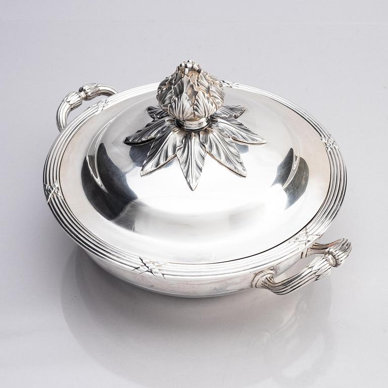 A French silver dish with lid, mark of Maison Odiot, Paris, France, second half of the 19th century.