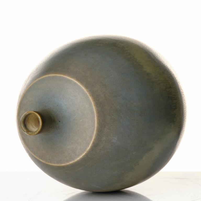 Berndt Friberg, a stoneware vase, Gustavsberg studio, Sweden 1976.