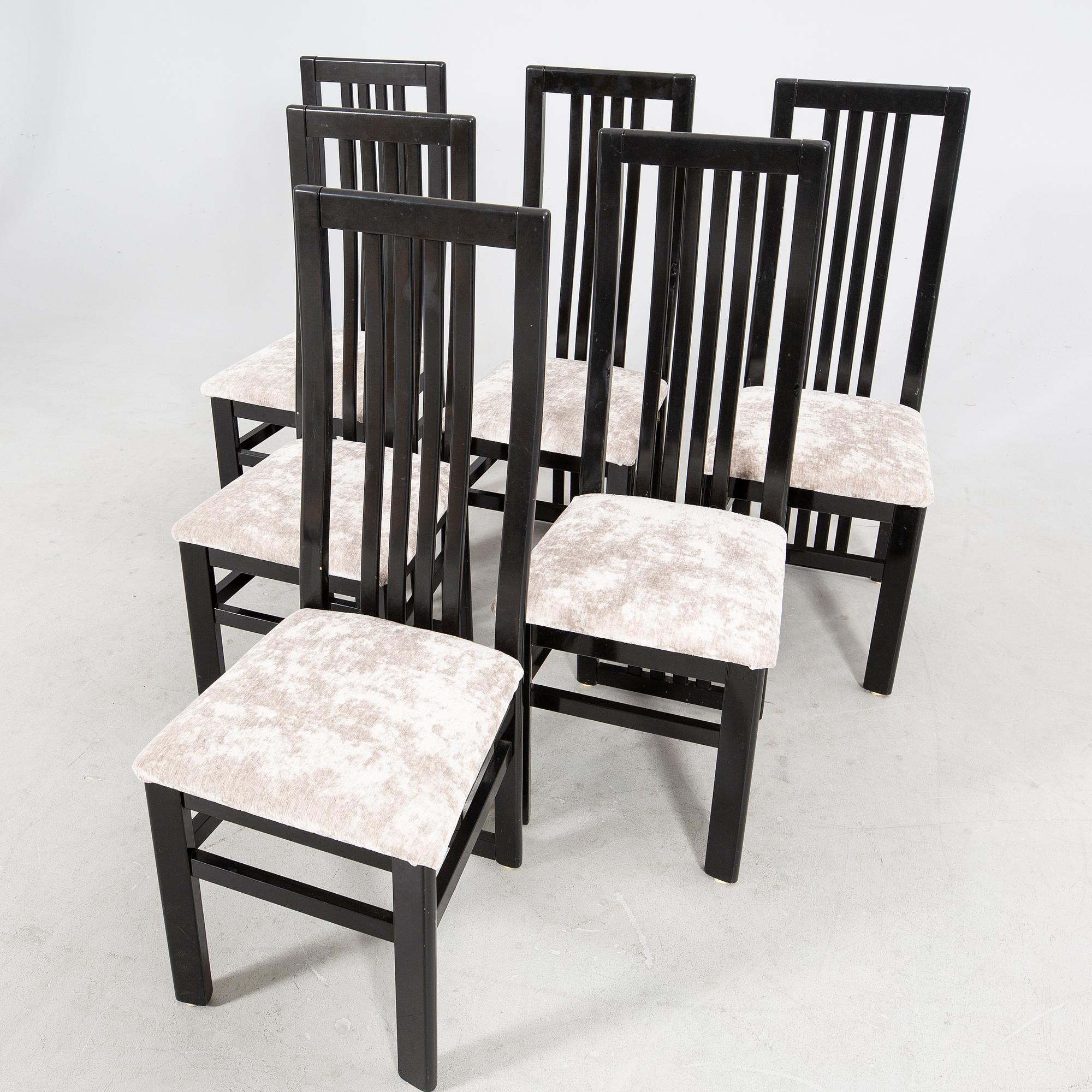 A set of six Italiena 1980s Tonon chairs.