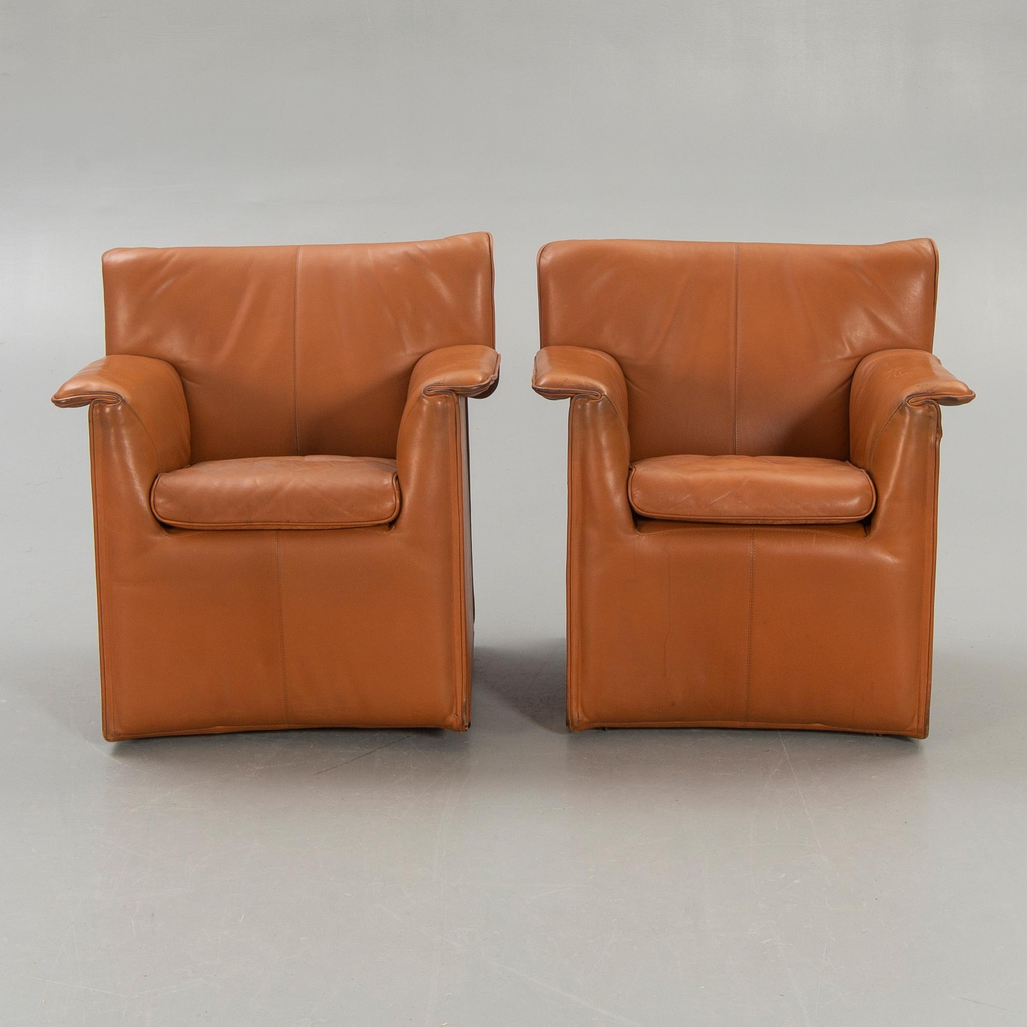 Lauriana Afra & Tobia Scarpa , a pair of leather armchairs for B&B Italia 1970/80s.
