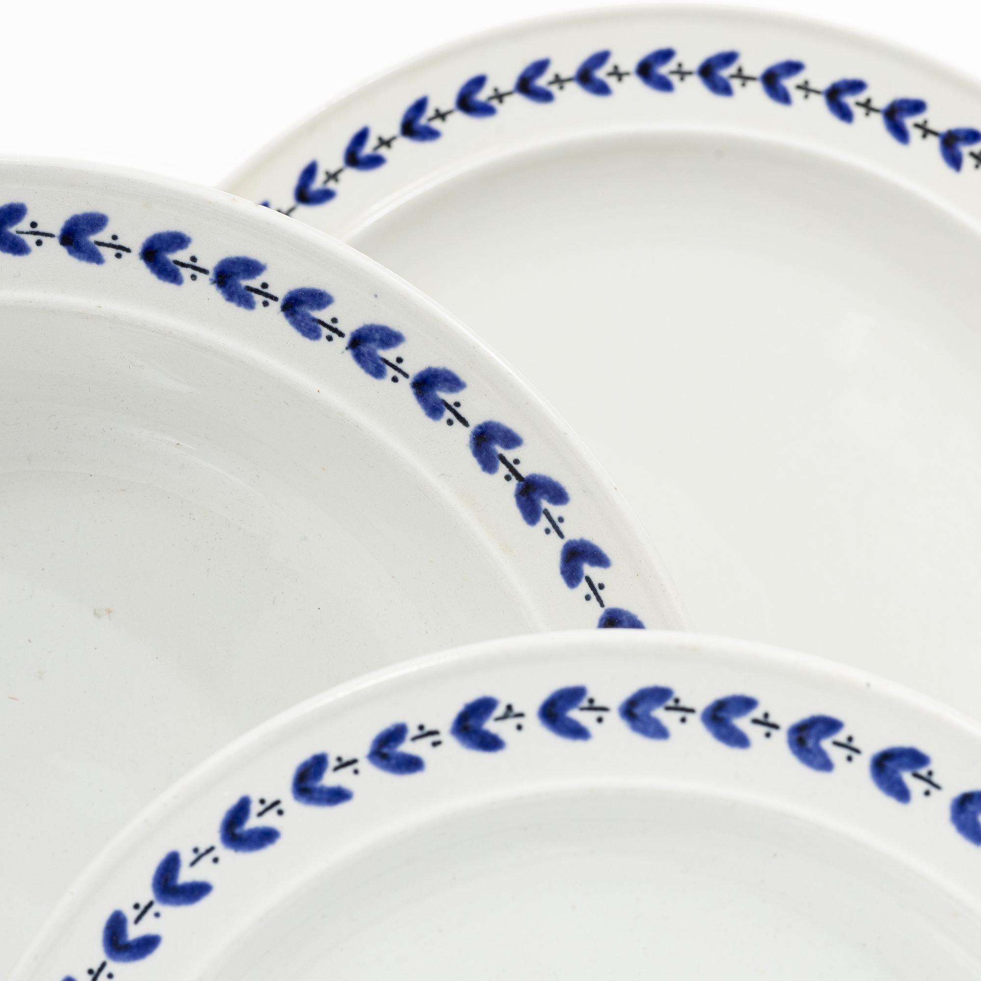 Wilhelm Kåge, 32-pieces of an 'Akademi' service, creamware, Gustavsberg, Sweden, 1936-39.
