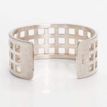 Marja Suna, bracelet, "Selma Bridge", silver, Kaunis Koru, Helsinki 2000.