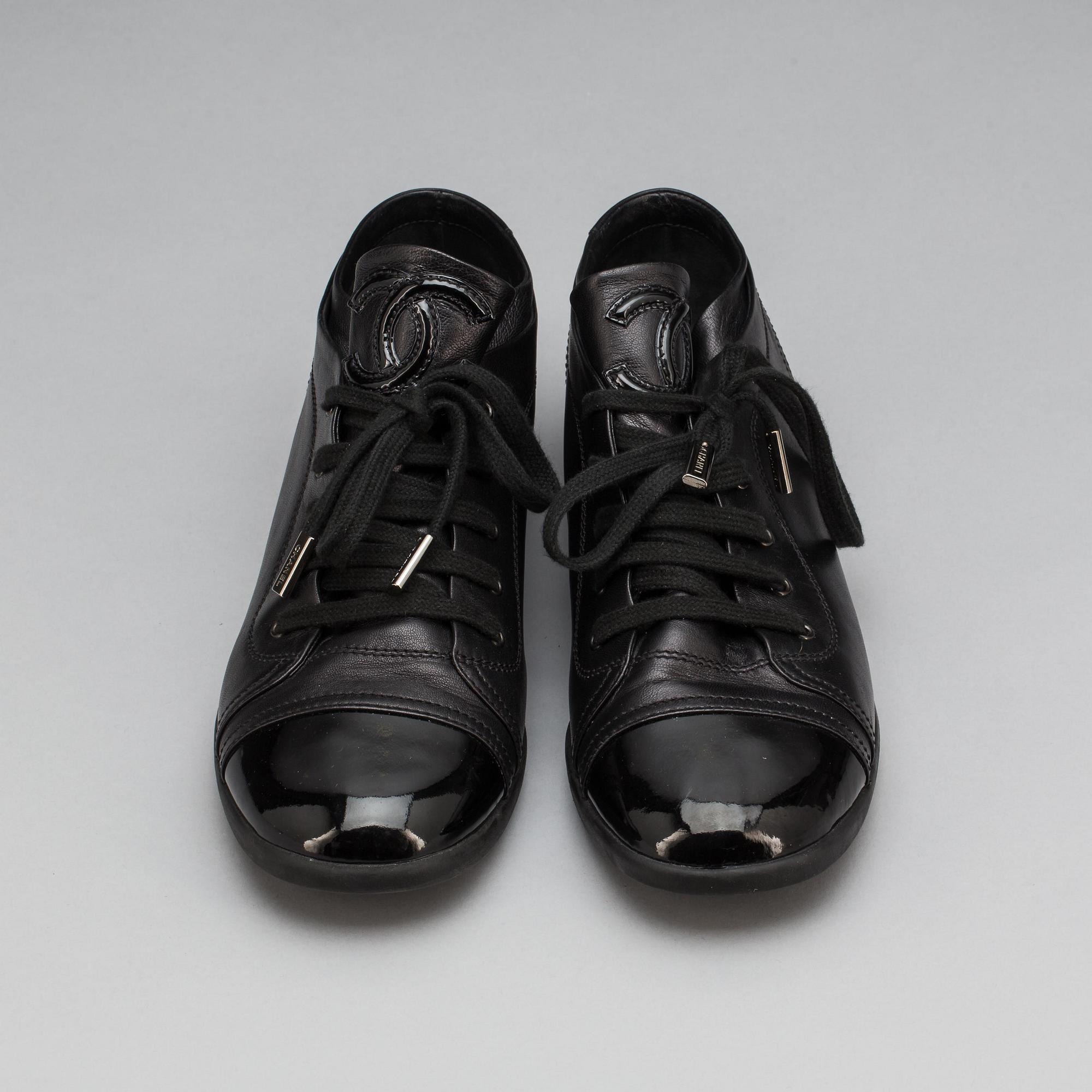 SKOR, Chanel.