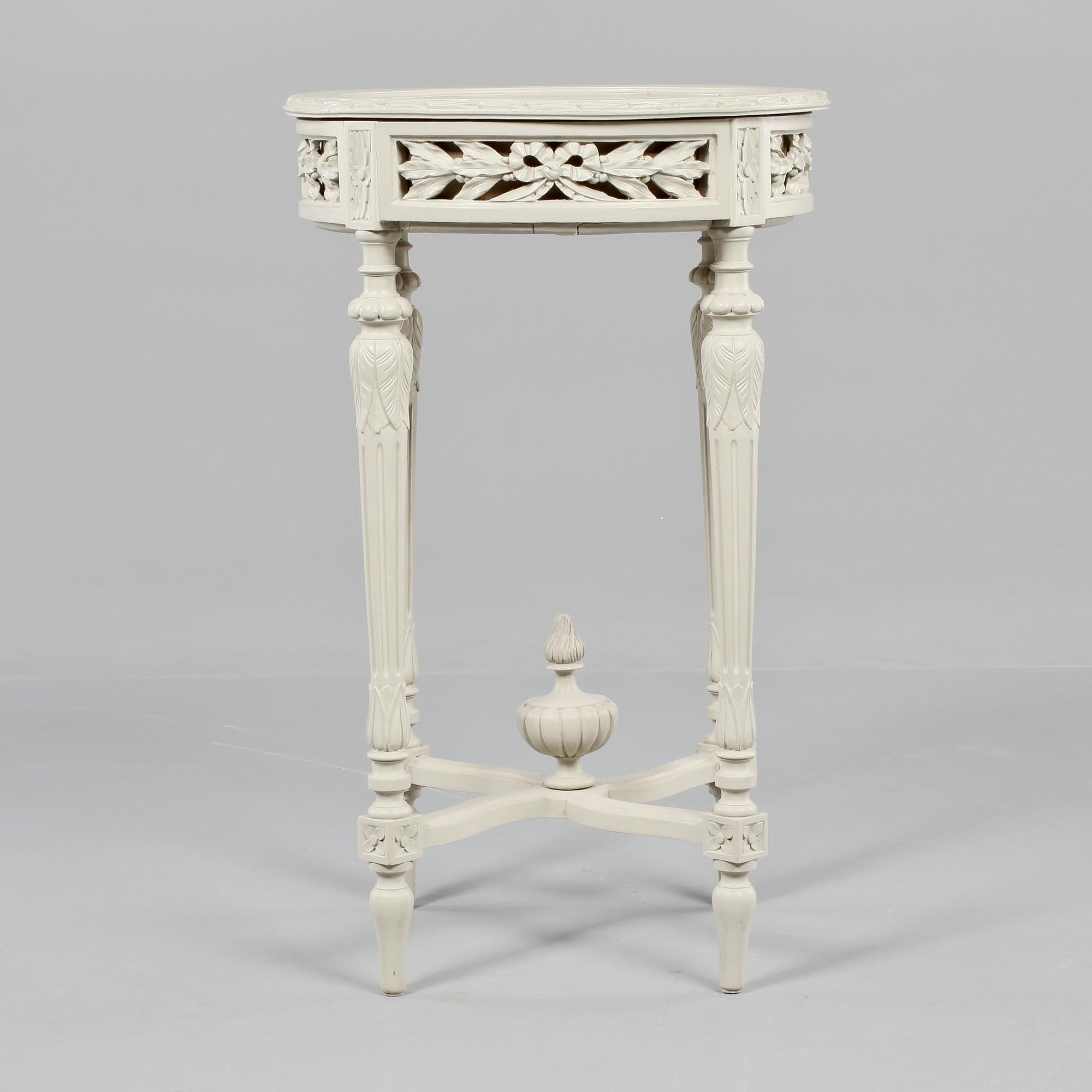 MONTERBORD, gustaviansk stil, 1900-tal.
