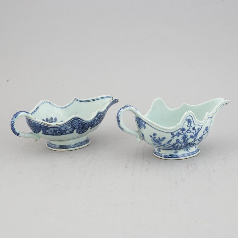 Two blue and white export porcelain saucers, Qing dynasty, Qianlong (1736-95).