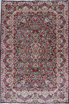 MATTA, old Kirman, ca 287x192 cm.