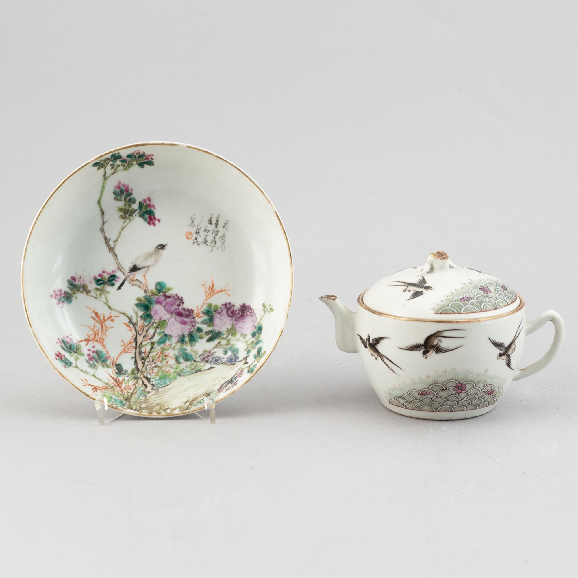 A Chinese porcelain teapot and a bowl mark of Guangxu, 20th century.