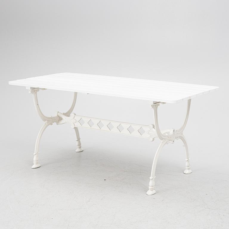 Trädgårdsgrupp, 4 delar, Byarum, 1900-talets andra hälft.