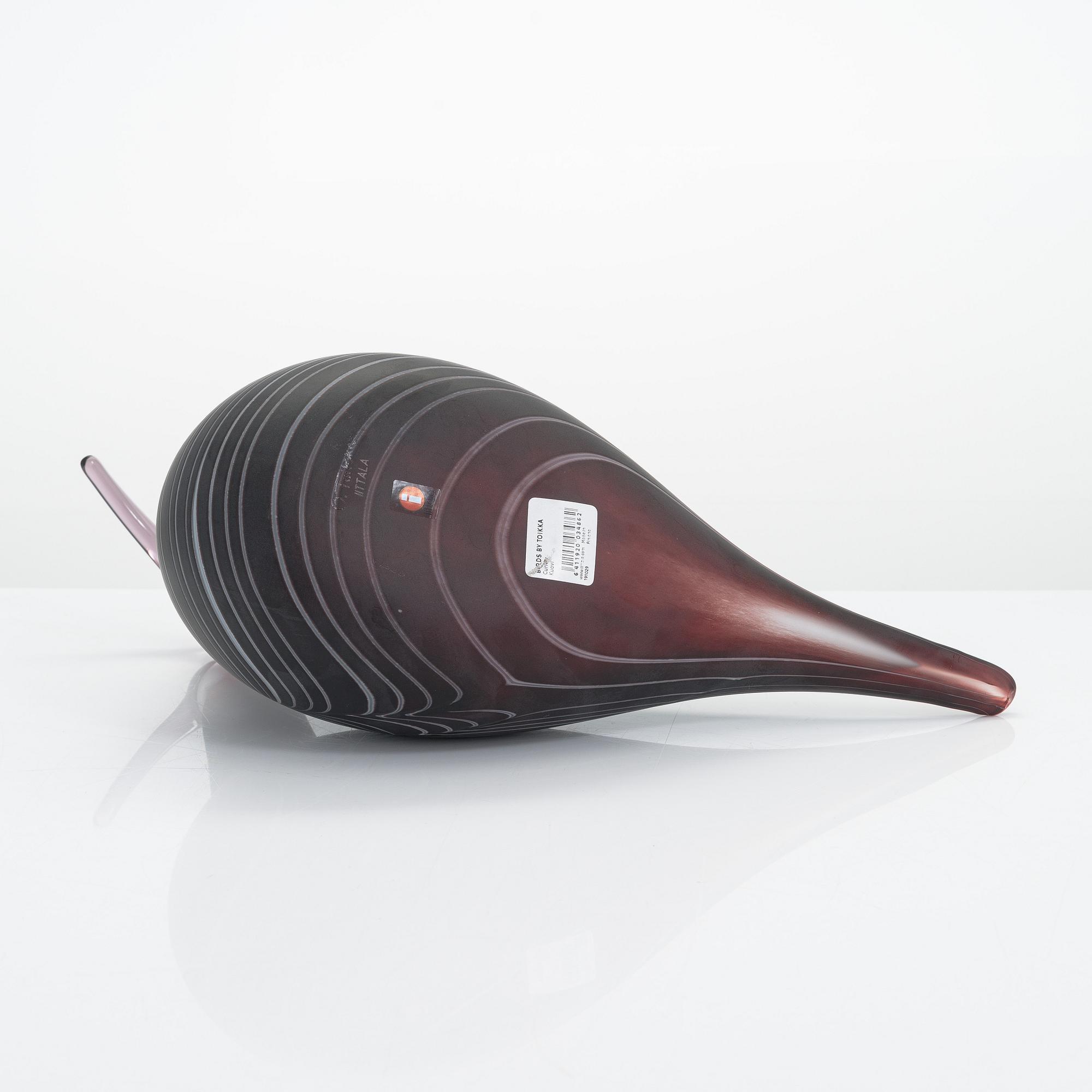 Oiva Toikka, a glass sculpture signed O. Toikka Nuutajärvi.