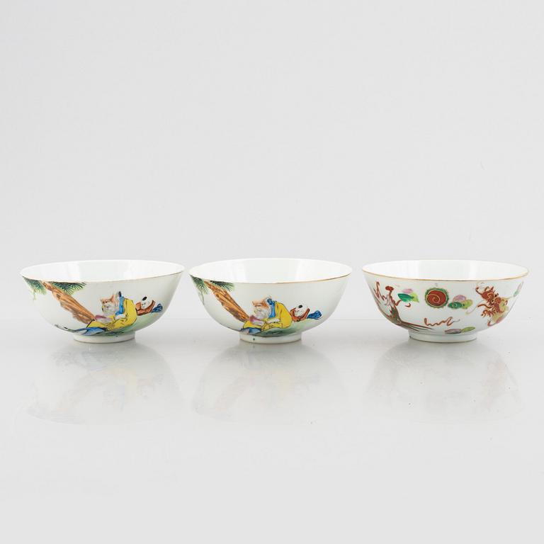 Six pieces of Chinese porcelain, first half and mid 20th century.