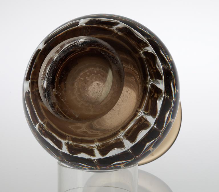 An Ingeborg Lundin 'ariel' glass vase, Orrefors 1964.