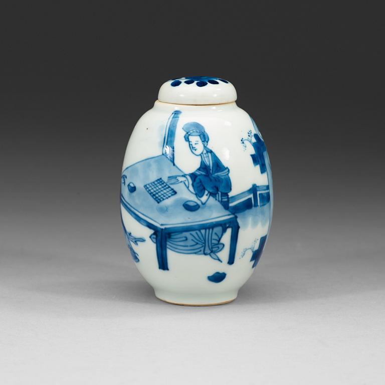 A blue and white tea caddy with cover, Qing dynasty, Kangxi (1662-1722).