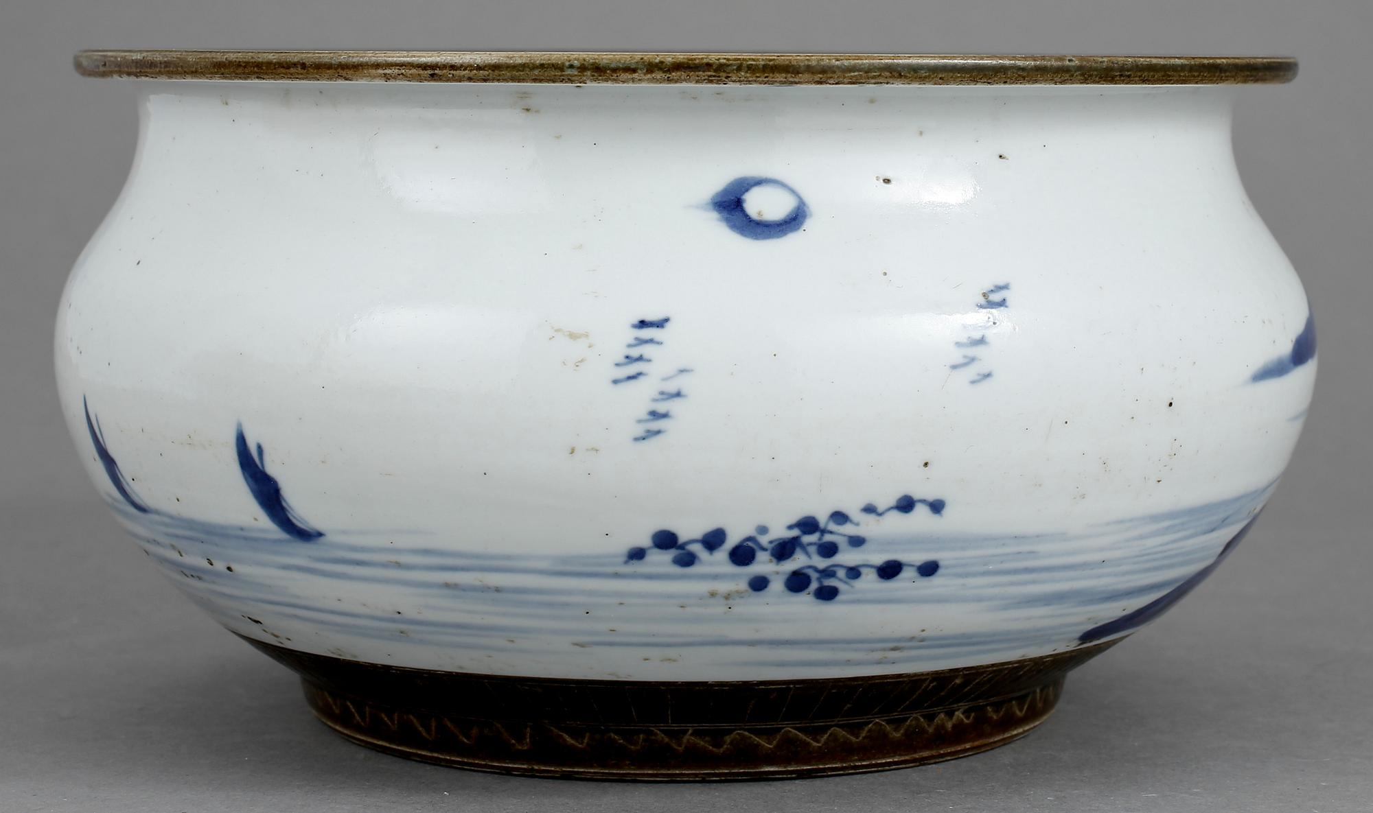 RÖKELSEKAR, porslin Qingdynastin 1800-tal.