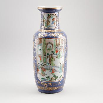 A powder blue and famille rose vases, late Qing dynasty (1644-1912).