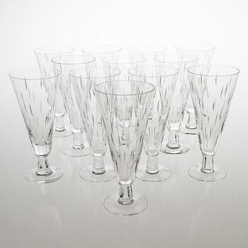 SAARA HOPEA 71-piece Inari crystal stemware set for Nuutajärvi. Designed in 1953.