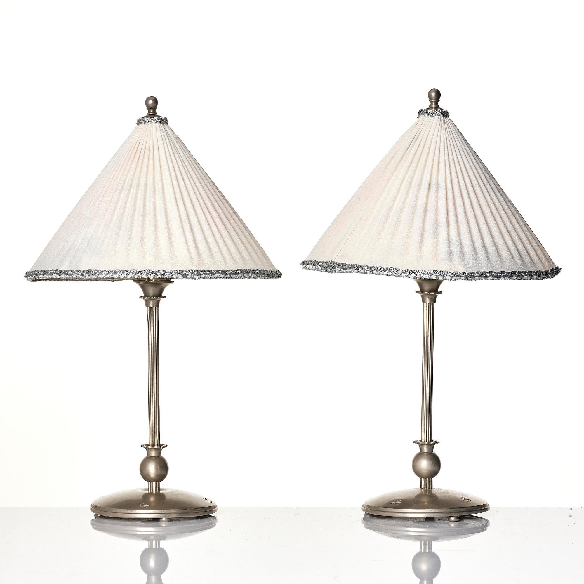 Harald Notini, bordslampor, ett par, Swedish Grace, modell "6908", Arvid Böhlmarks Lampfabrik, Stockholm, 1920-30-tal.