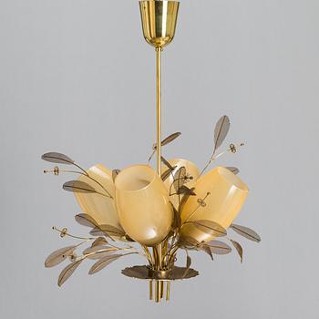 Paavo Tynell, A mid-20th-century '9029/4' chandelier for Taito, Finland.