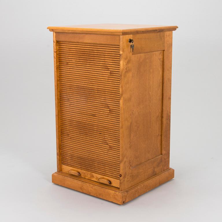 A 21st century jalousie cabinet by Boknäs.