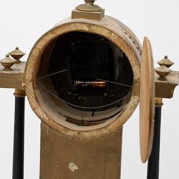 Table pendulum clock, 19th century.