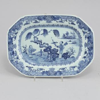 STEKFAT, porslin, Kina, Qianlong (1736-1795).