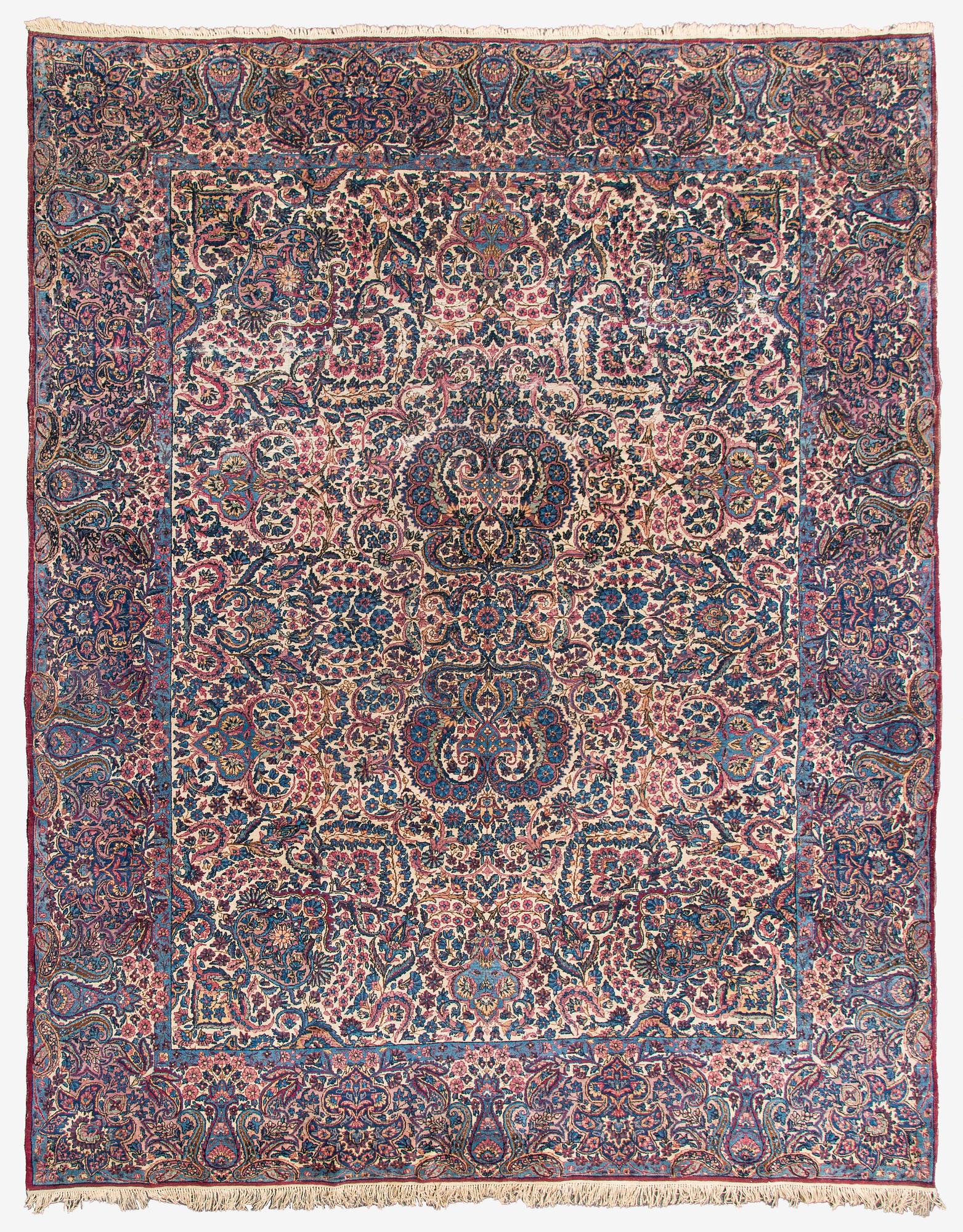 Matta, orientalisk, ca 370 x 295 cm.