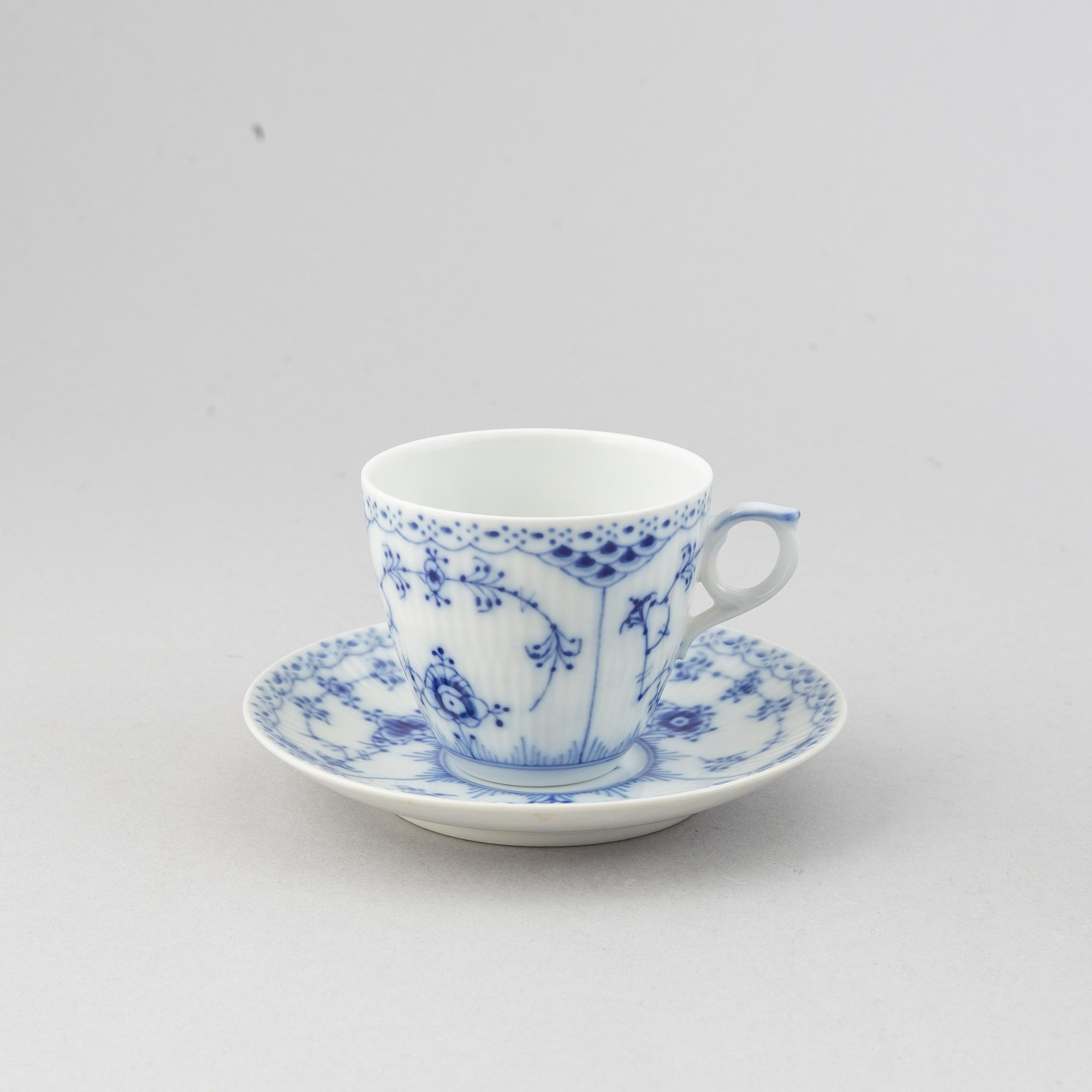 A 19 pcs coffee service 'Musselmalet' from Royal Copenhagen.