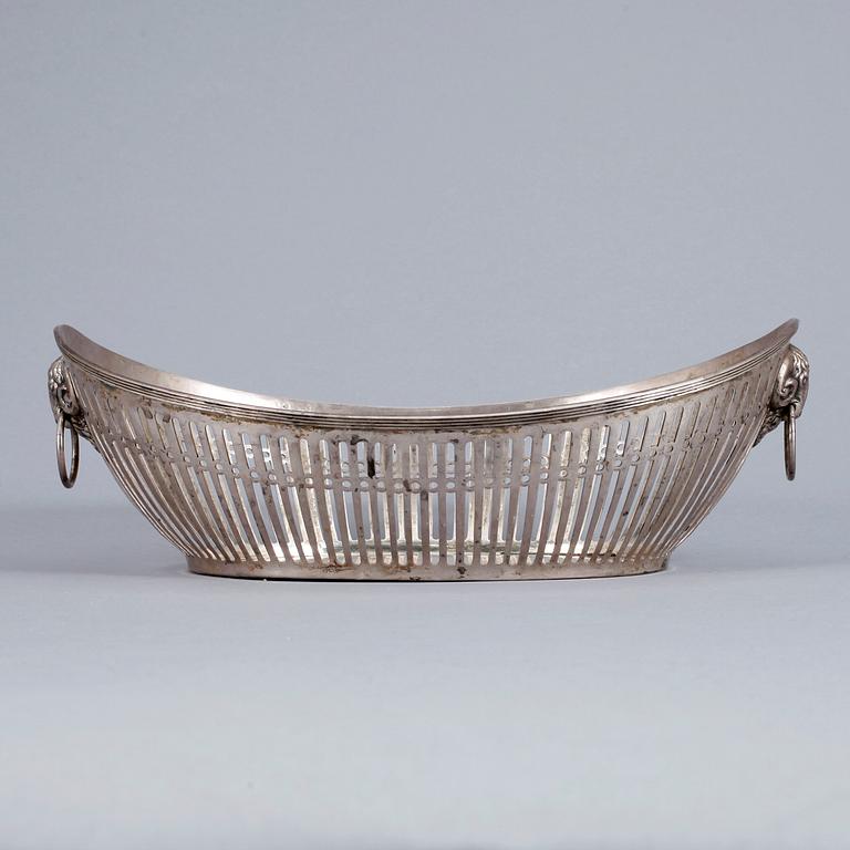 GALLERSKÅL, silver, Nederländerna. 1900-talets första hälft. Vikt ca 300 gram.