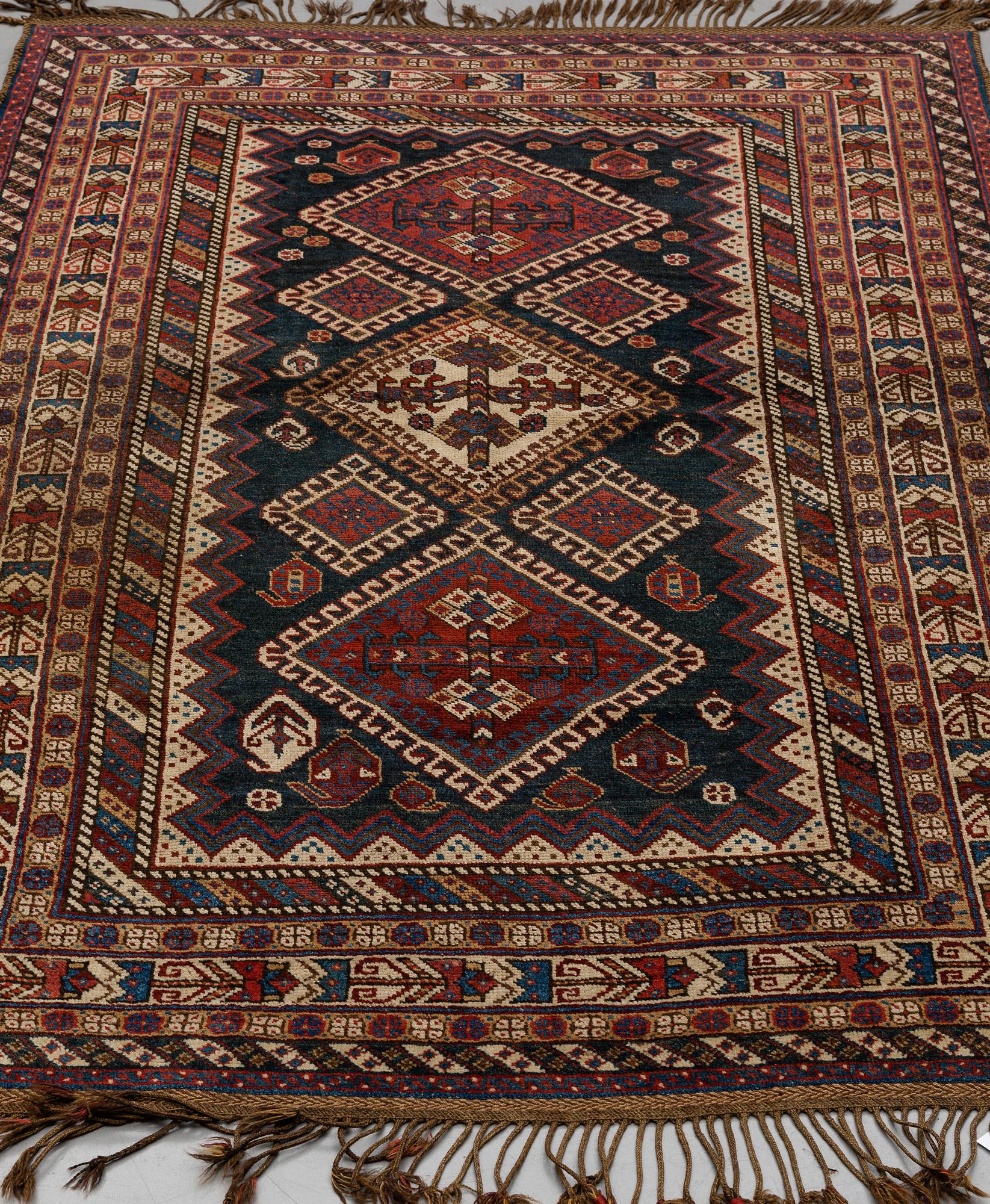 A CARPET, Shiraz/kashgai, ca 200 x 133 cm.